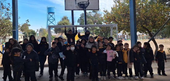 Escuela Básica de Leyda inaugura canchas deportivas con apoyo de Fundación San Antonio Siglo XXI