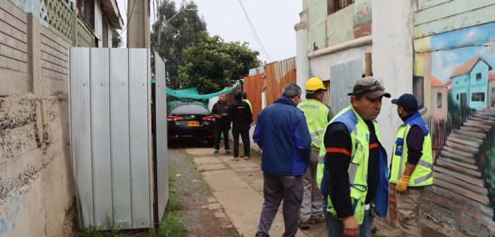 Retiran portón ilegal que obstruía el paso peatonal en Cerro Placilla