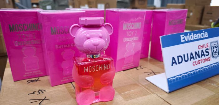 Aduana de San Antonio detecta contenedor con perfumes y tecnología falsificada avaluada en más de 500 millones de pesos