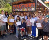 Emprendedoras del Tren del Recuerdo de Malvilla confeccionan hermoso mosaico 