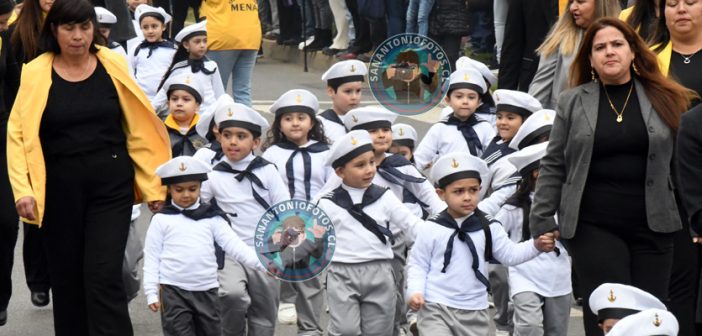 Galería de imágenes: Desfile Escolar destacó en conmemoración del 147° aniversario del Combate Naval de Iquique y el Día de las Glorias Navales