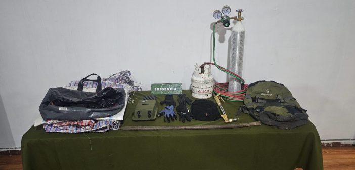Carabineros frustra robo a farmacia en Llolleo: un detenido y tres delincuentes lograron escapar