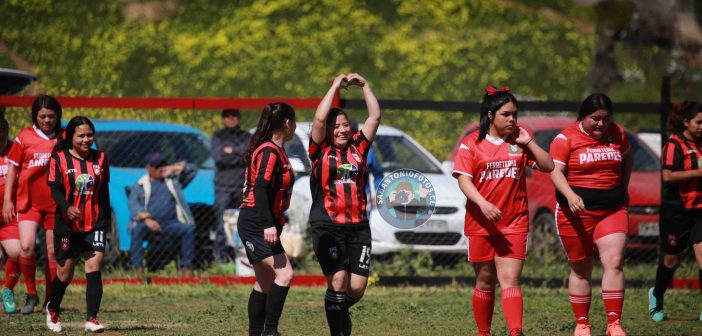 Galería de imágenes: Pedro Aguirre Cerda se quedo con la victoria ante Lauro Barros en serie femenina