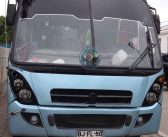 Tres detenidos por balacera contra microbús de barristas que dejó cinco heridos y un joven fallecido